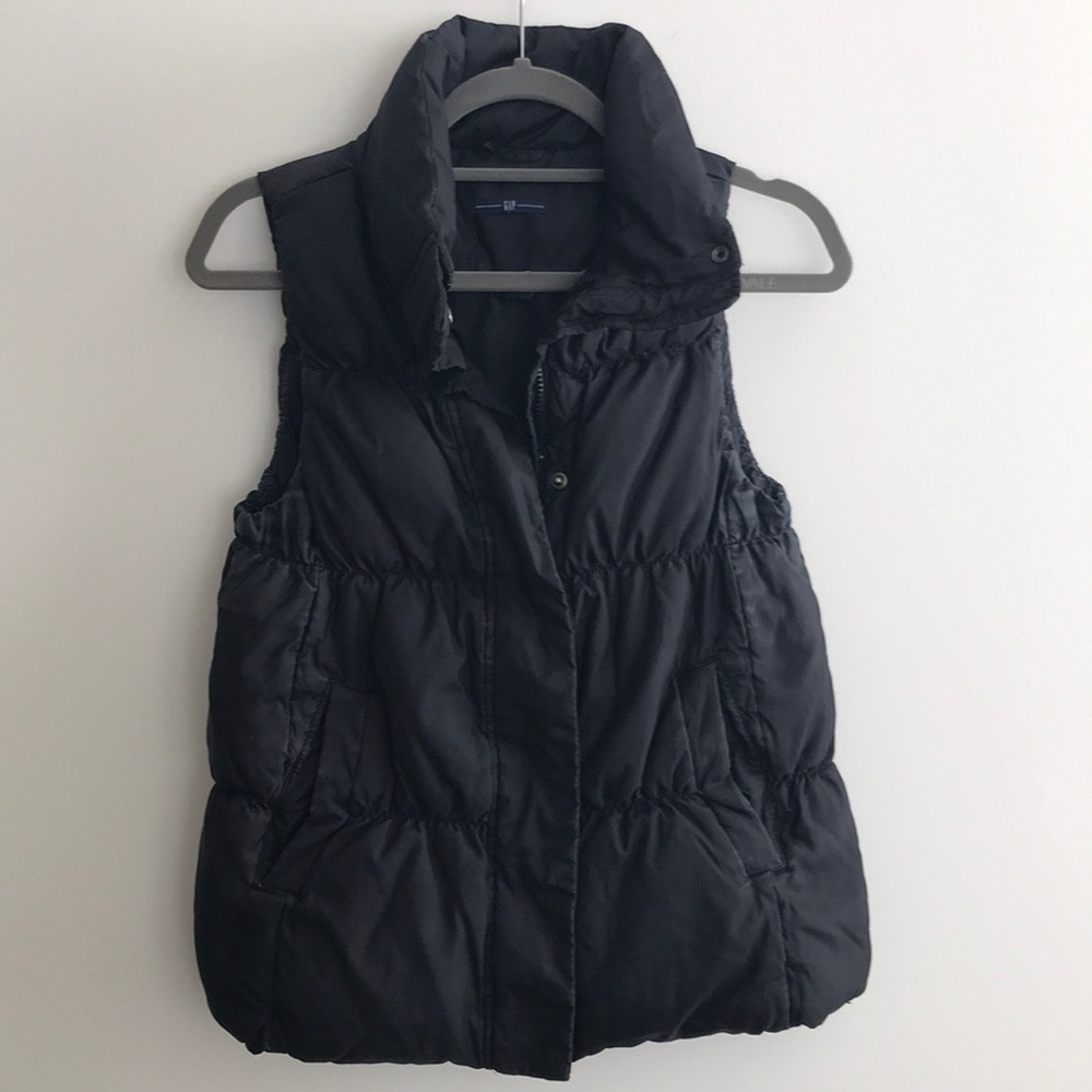 Gap Black Puffer Vest